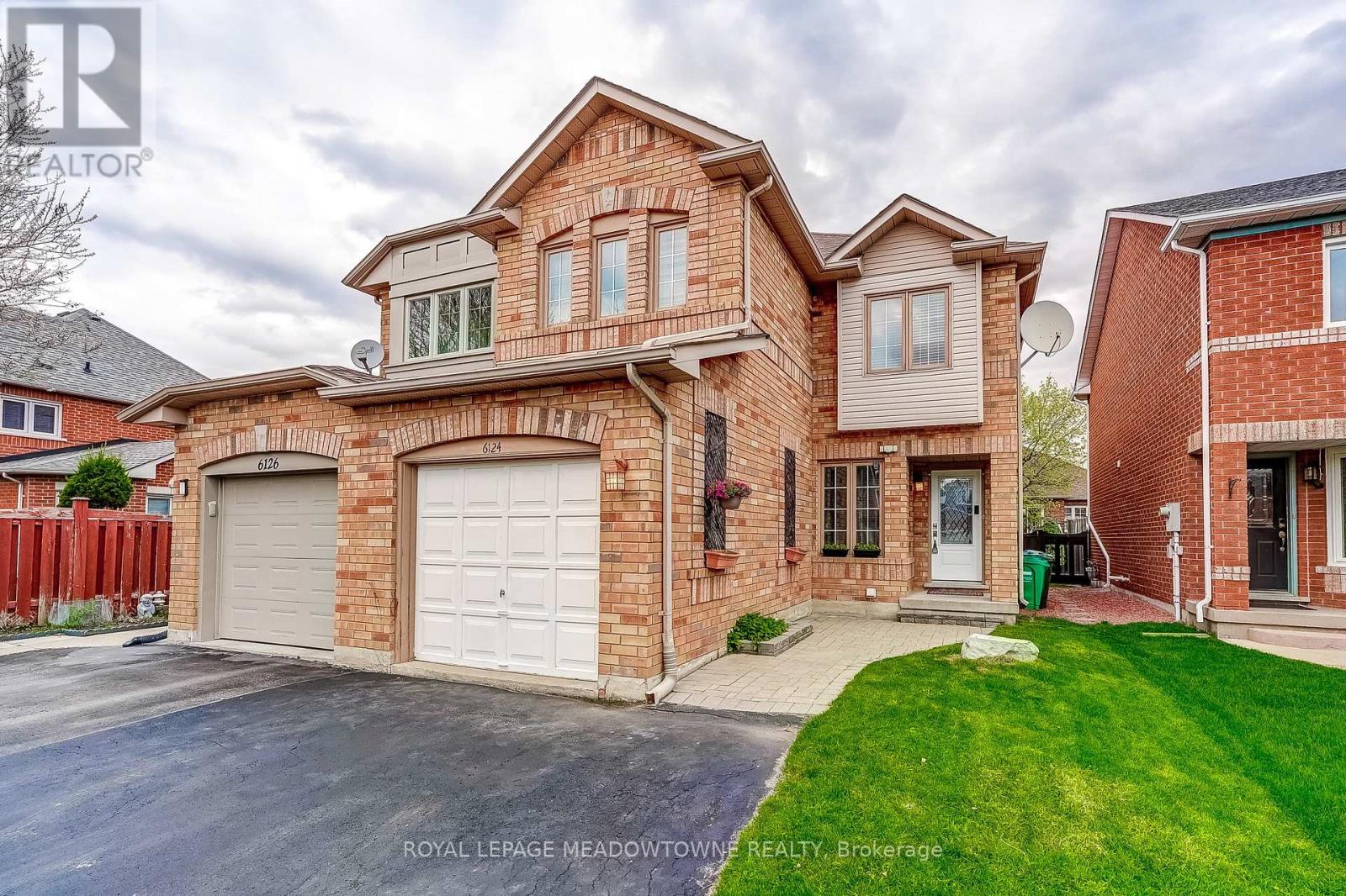 6124 Clover Ridge Crescent, Mississauga, Ontario  L5N 7B2 - Photo 2 - W13074780