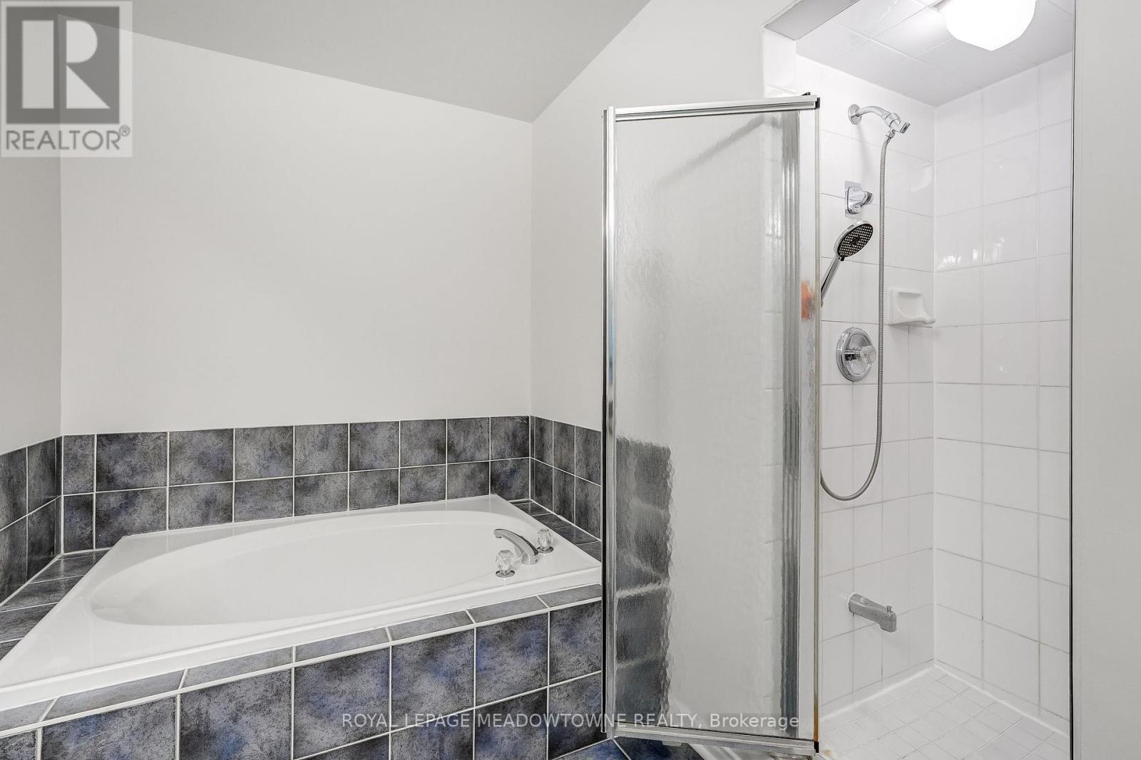 6124 Clover Ridge Crescent, Mississauga, Ontario  L5N 7B2 - Photo 30 - W13074780