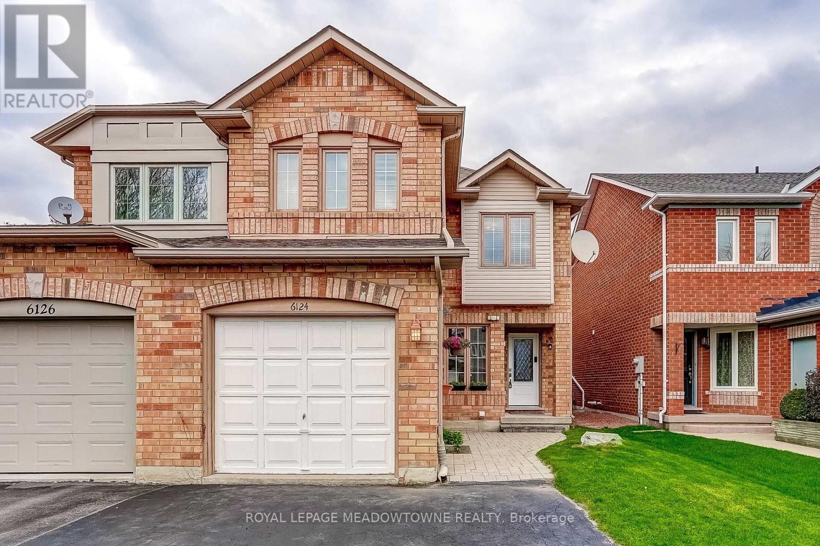 6124 Clover Ridge Crescent, Mississauga, Ontario  L5N 7B2 - Photo 4 - W13074780