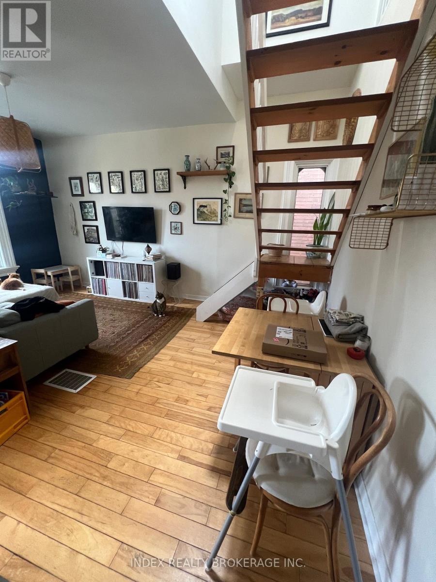 2 - 86a Macdonell Avenue, Toronto, Ontario  M6R 2A2 - Photo 11 - W13074824