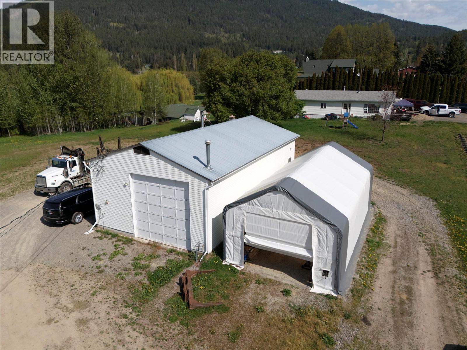 105 36 Avenue, Erickson, British Columbia  V0B 1G1 - Photo 4 - 10370129