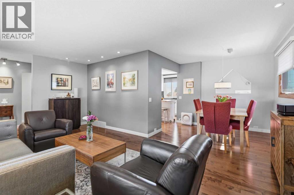 948 Canaveral Crescent SW, Calgary, Alberta  T2W 1N5 - Photo 7 - A2301156