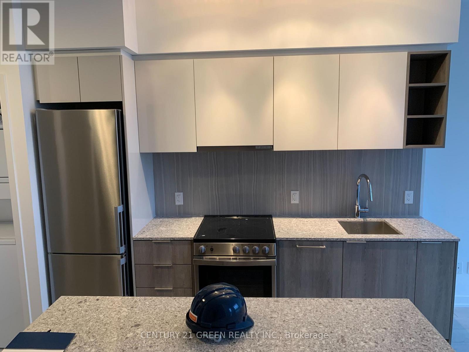 817 - 31 Tippett Road, Toronto, Ontario  M3H 0C8 - Photo 2 - C12897608