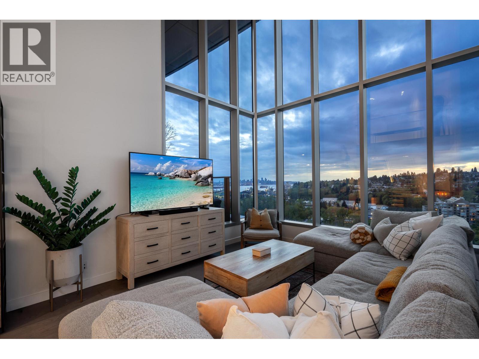 2406 1500 FERN STREET, North Vancouver, British Columbia