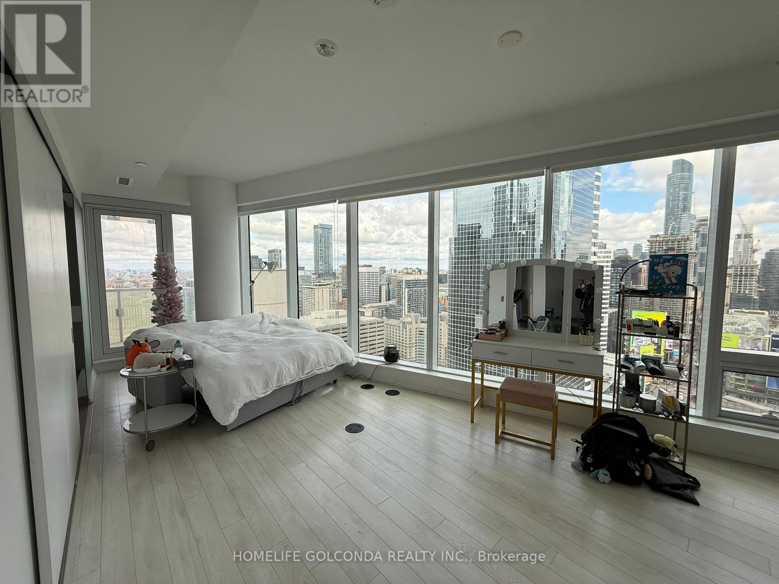 3012 - 197 Yonge Street, Toronto, Ontario  M5B 0C1 - Photo 3 - C13074846