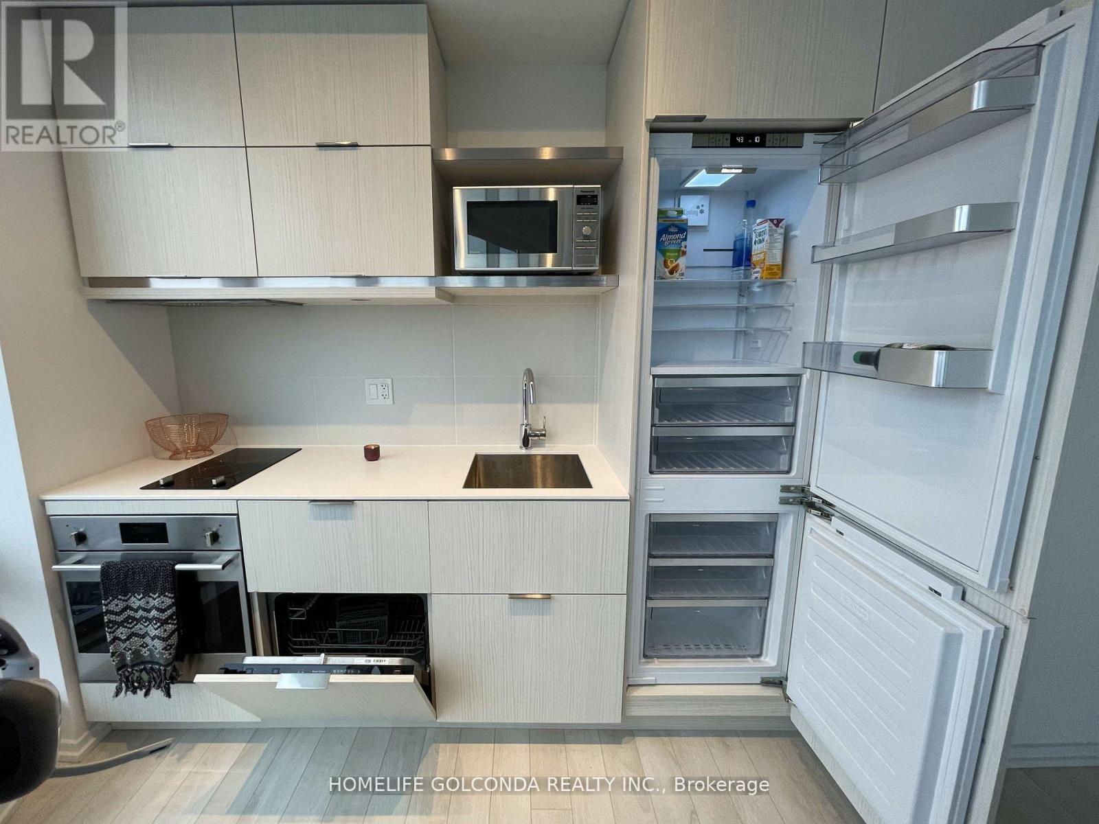 3012 - 197 Yonge Street, Toronto, Ontario  M5B 0C1 - Photo 7 - C13074846