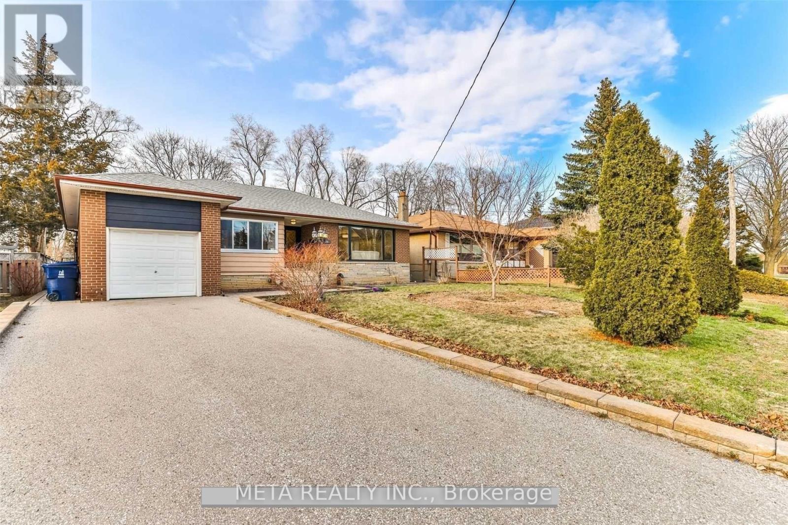 36 DEWLANE DRIVE, Toronto, Ontario