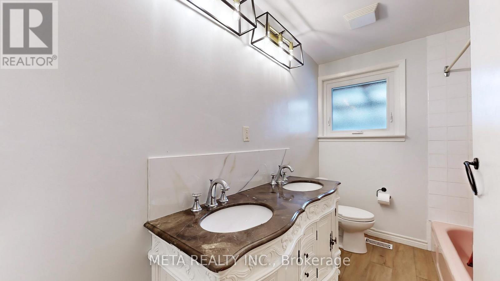 36 Dewlane Drive, Toronto, Ontario  M2R 2P8 - Photo 16 - C13074860
