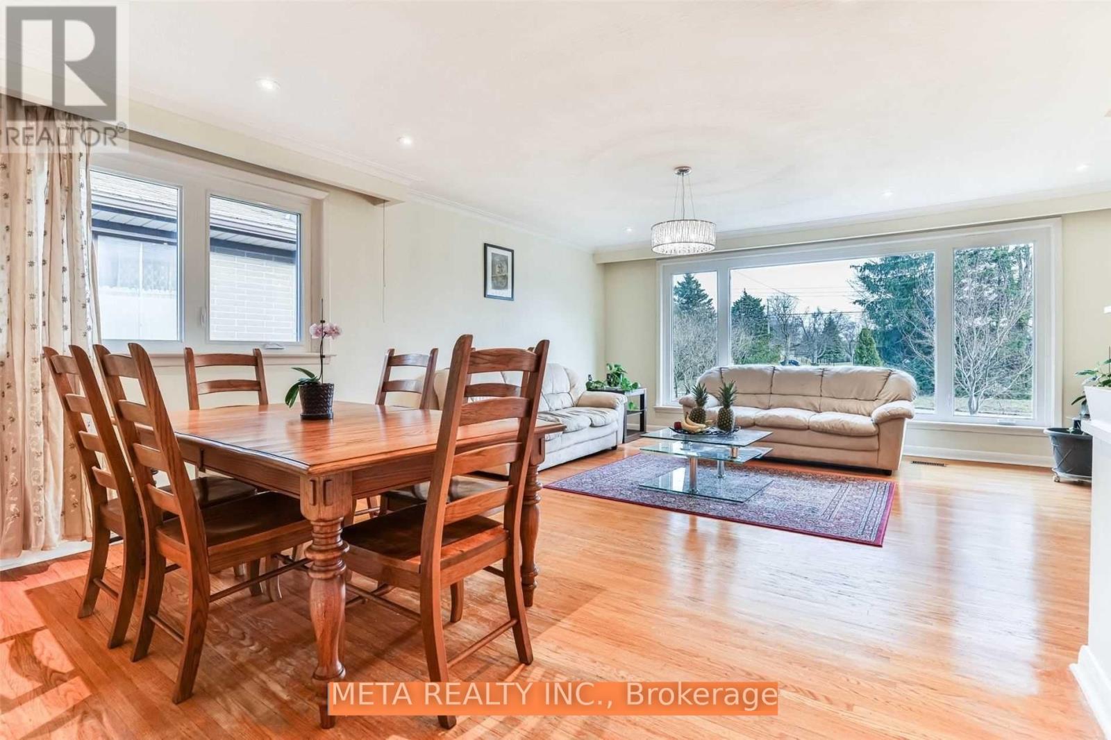 36 Dewlane Drive, Toronto, Ontario  M2R 2P8 - Photo 2 - C13074860