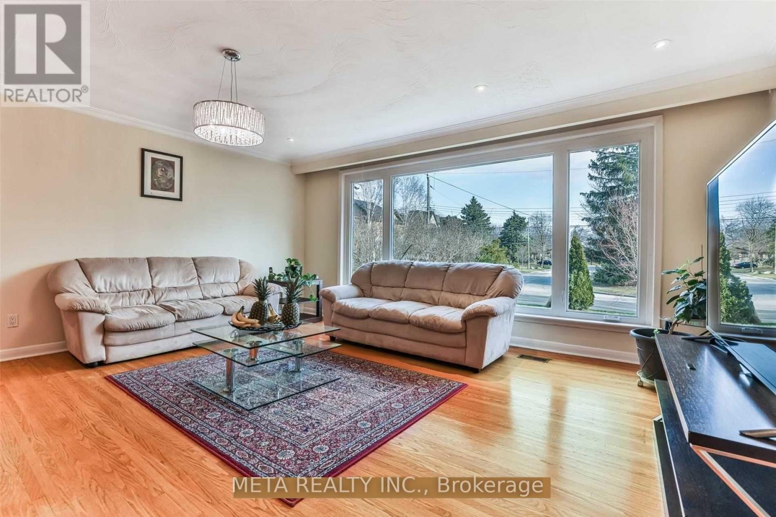 36 Dewlane Drive, Toronto, Ontario  M2R 2P8 - Photo 3 - C13074860