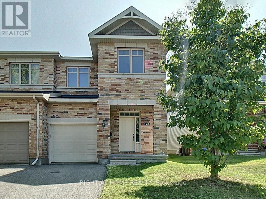 125 HORNCHURCH LANE, Ottawa, Ontario