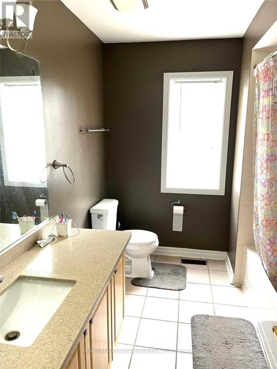 30 Canary Street, Whitby, Ontario  L1R 0K3 - Photo 15 - E13074864