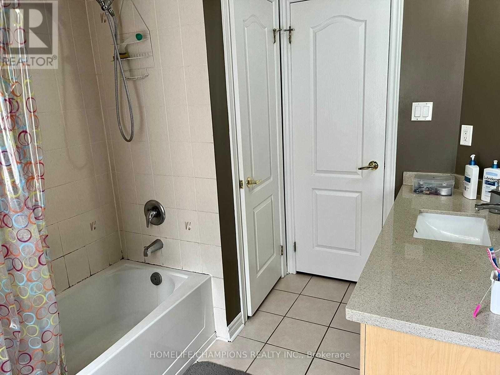 30 Canary Street, Whitby, Ontario  L1R 0K3 - Photo 16 - E13074864
