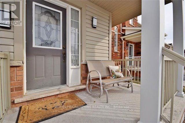 30 Canary Street, Whitby, Ontario  L1R 0K3 - Photo 2 - E13074864