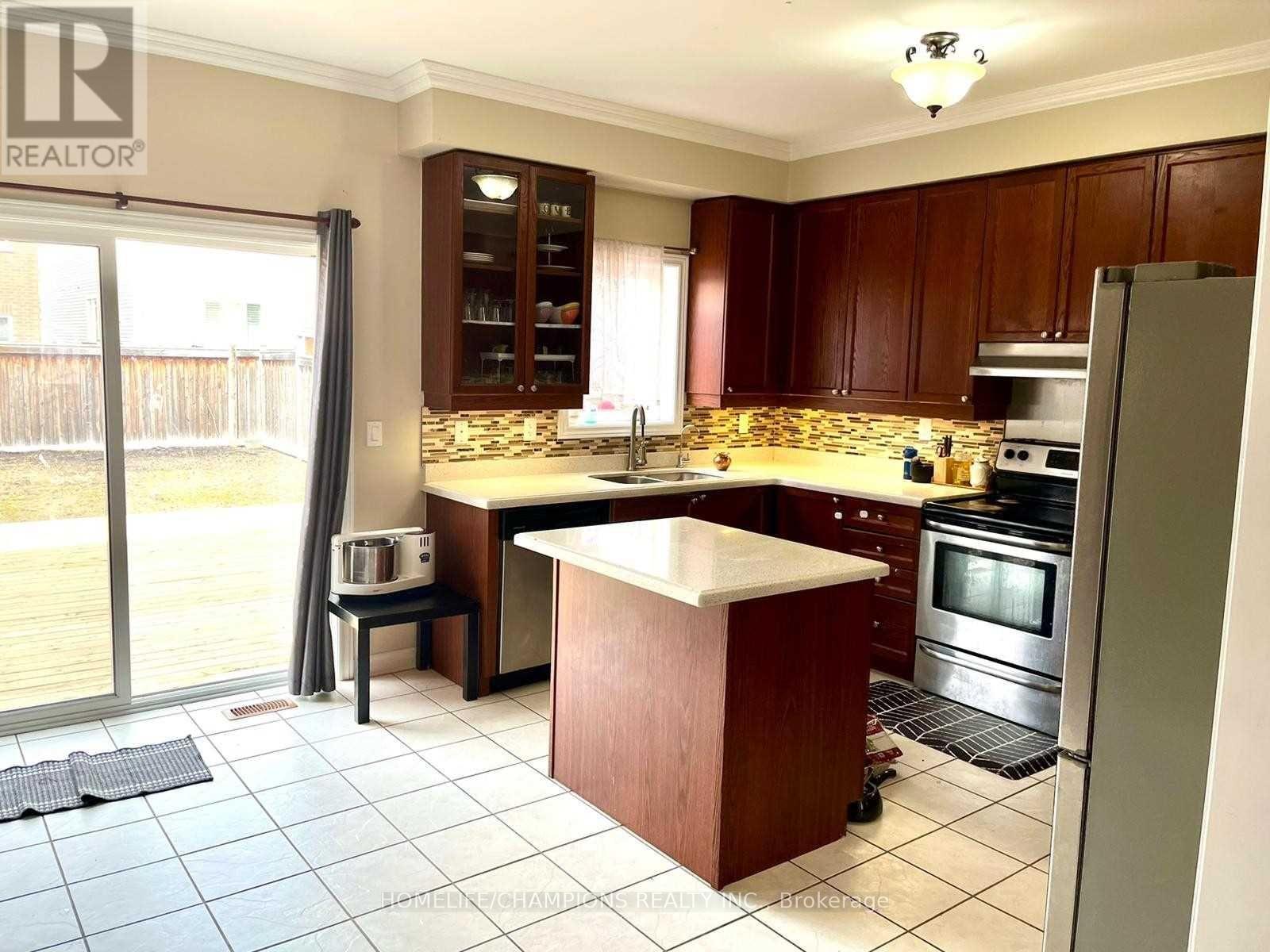 30 Canary Street, Whitby, Ontario  L1R 0K3 - Photo 6 - E13074864