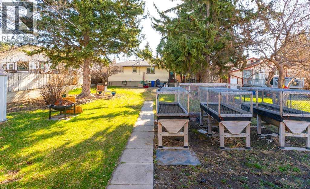 145 Baird Avenue, Cochrane, Alberta  T4C 1C7 - Photo 32 - A2297105