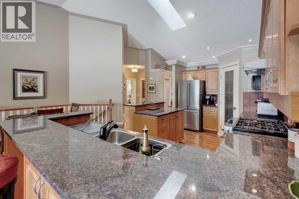 180 Sierra Morena Landing SW, Calgary, Alberta  T3H 4K4 - Photo 8 - A2306739