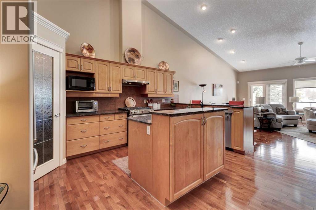 180 Sierra Morena Landing SW, Calgary, Alberta  T3H 4K4 - Photo 5 - A2306739