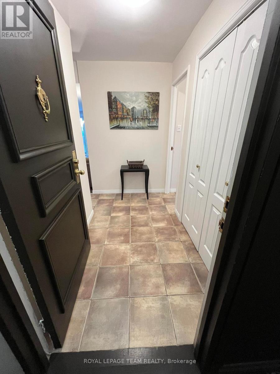 1705 - 1081 Ambleside Drive, Ottawa, Ontario  K2B 8C8 - Photo 2 - X13074876