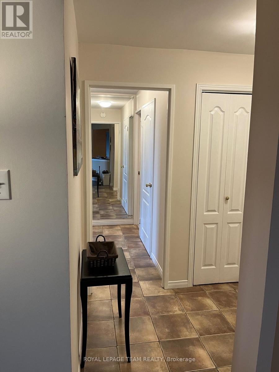 1705 - 1081 Ambleside Drive, Ottawa, Ontario  K2B 8C8 - Photo 3 - X13074876
