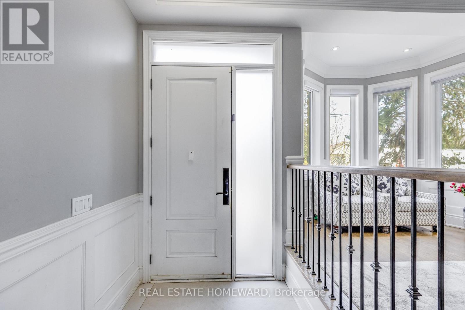 144 Gradwell Drive, Toronto, Ontario  M1M 2N2 - Photo 3 - E13074898