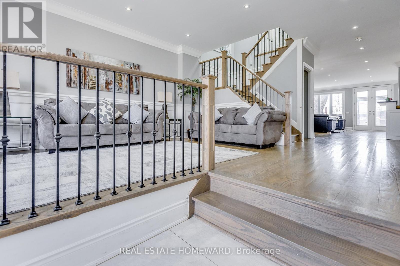 144 Gradwell Drive, Toronto, Ontario  M1M 2N2 - Photo 4 - E13074898