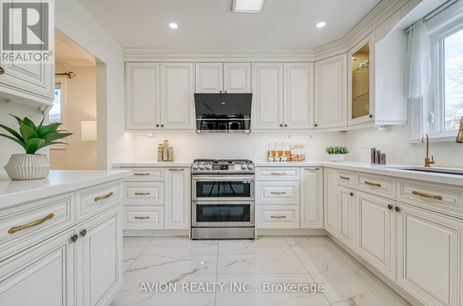 134 Butterfield Crescent, Vaughan, Ontario  L6A 1J4 - Photo 14 - N13074878