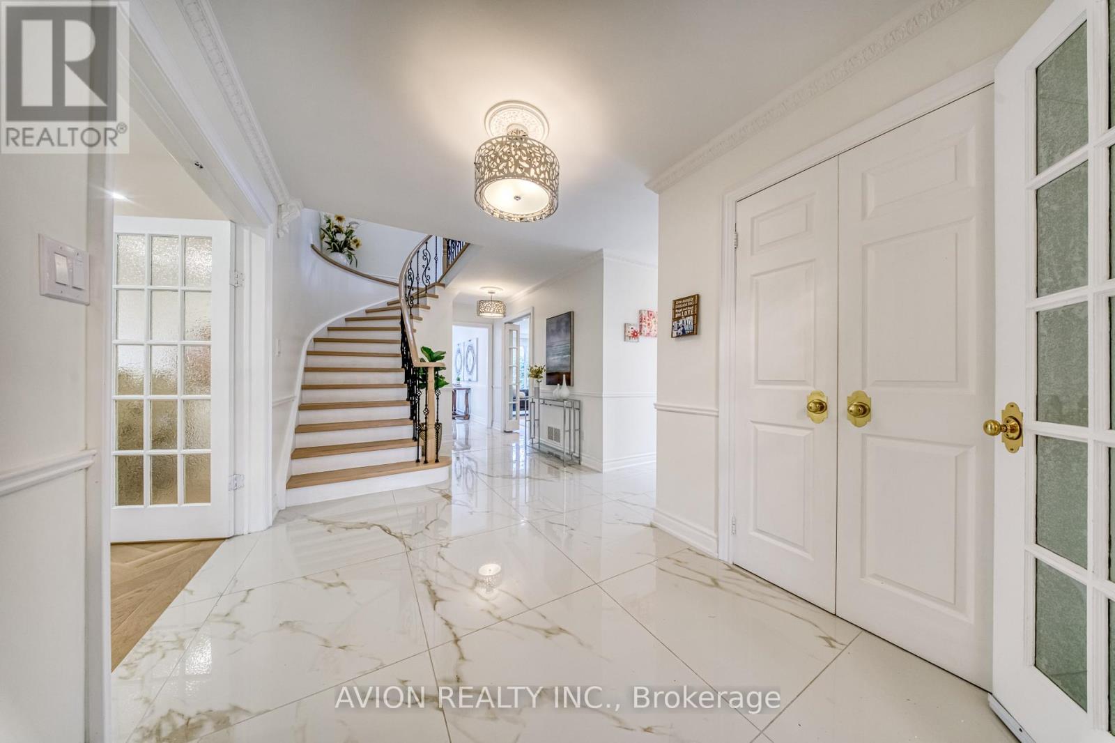 134 Butterfield Crescent, Vaughan, Ontario  L6A 1J4 - Photo 4 - N13074878