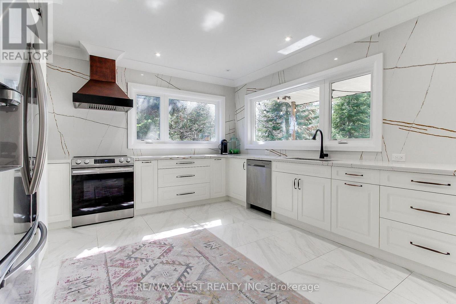 177 Hedge Road, Georgina, Ontario  L0E 1R0 - Photo 8 - N13074900
