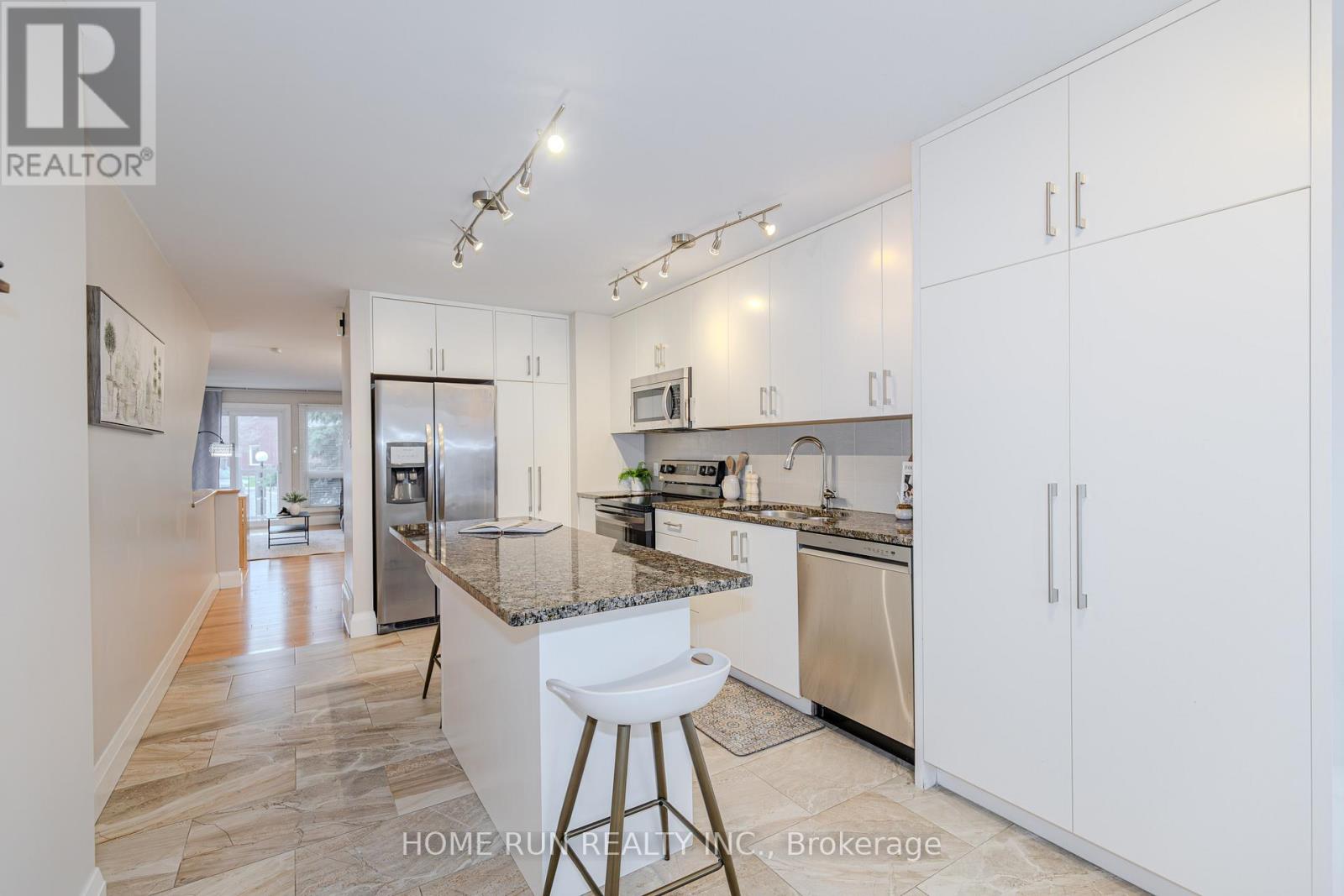 1150 Gablefield Private, Ottawa, Ontario  K1J 1E3 - Photo 8 - X12924972