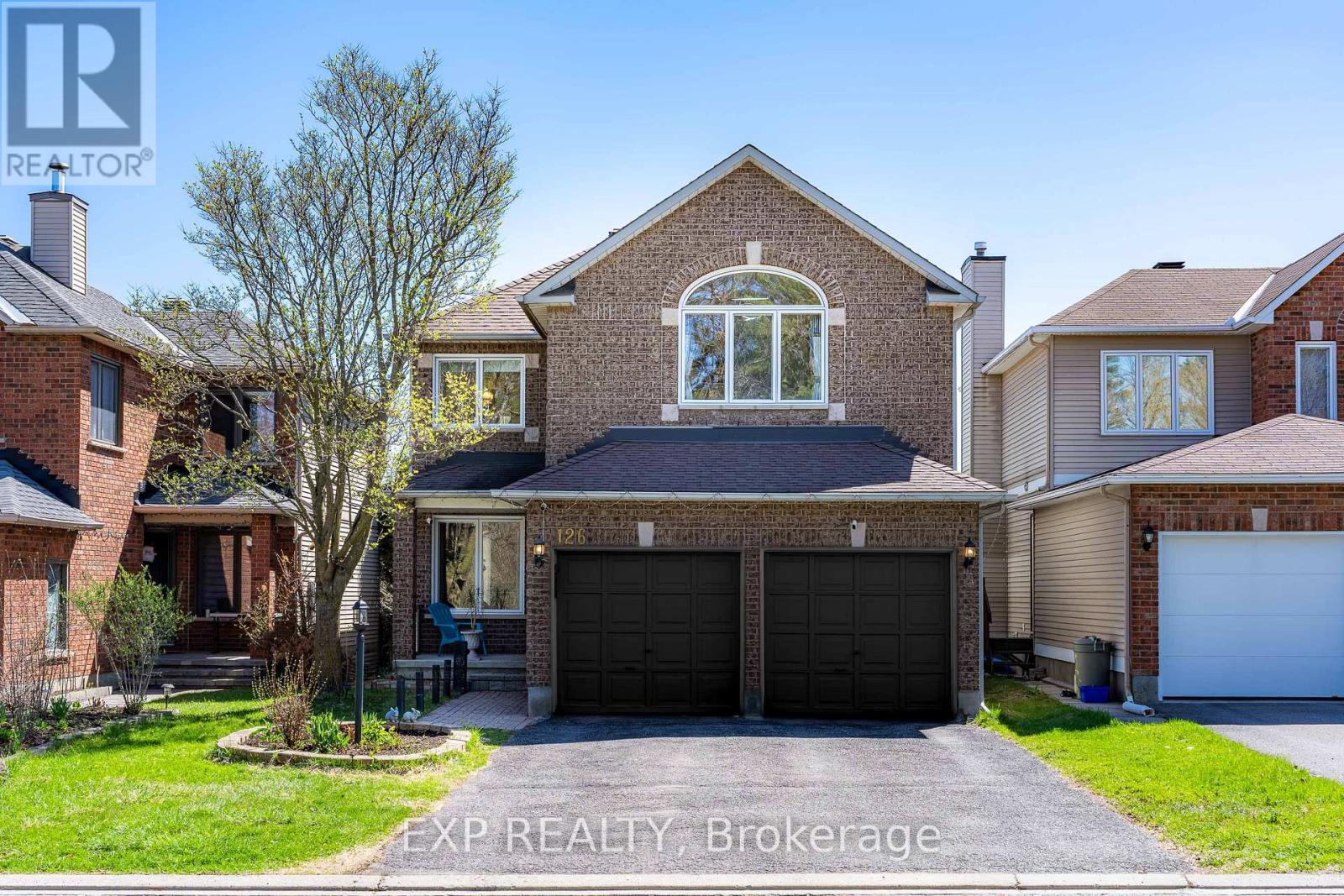126 GRENADIER WAY, Ottawa, Ontario