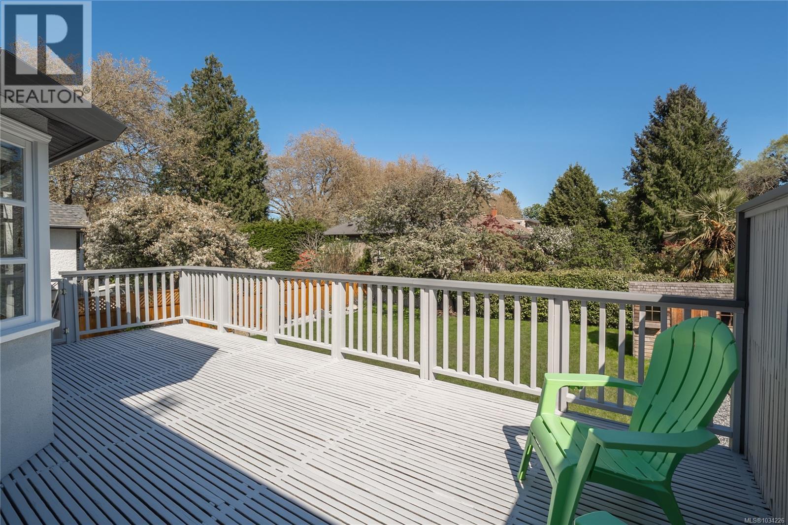 777 St. Patrick St, Oak Bay, British Columbia  V8S 4X6 - Photo 17 - 1034226