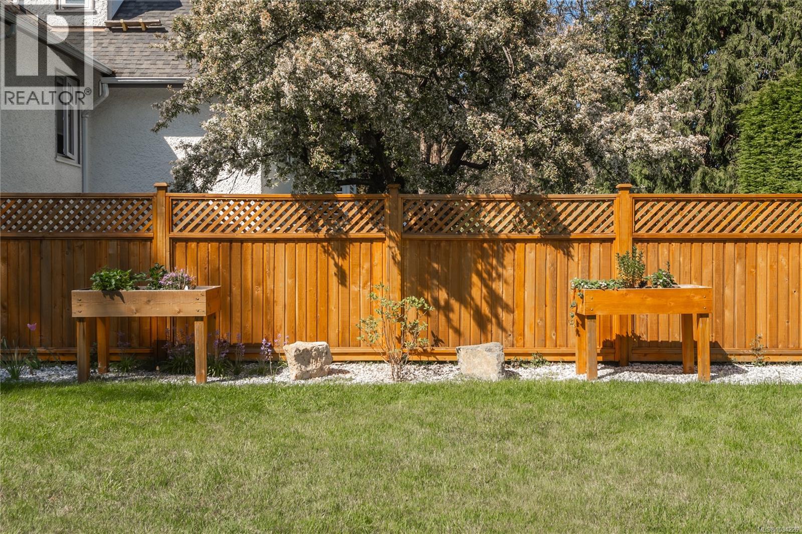 777 St. Patrick St, Oak Bay, British Columbia  V8S 4X6 - Photo 15 - 1034226