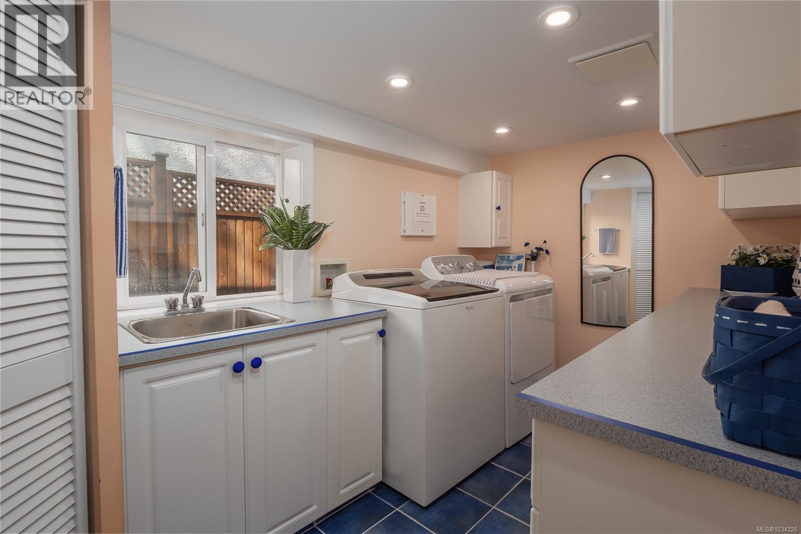 777 St. Patrick St, Oak Bay, British Columbia  V8S 4X6 - Photo 35 - 1034226