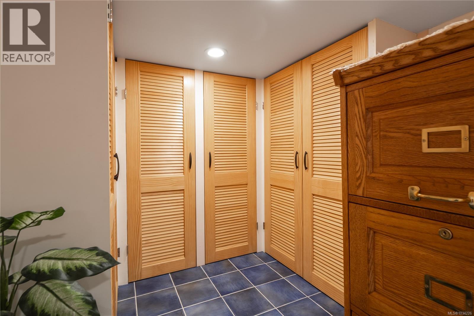 777 St. Patrick St, Oak Bay, British Columbia  V8S 4X6 - Photo 42 - 1034226
