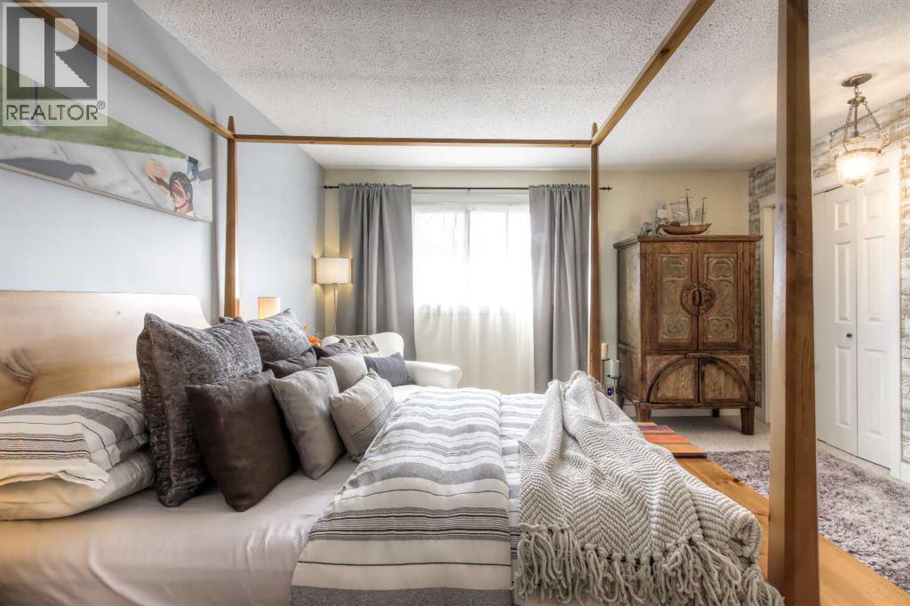 1363 Berkley Drive NW, Calgary, Alberta  T3K 1T4 - Photo 37 - A2304460