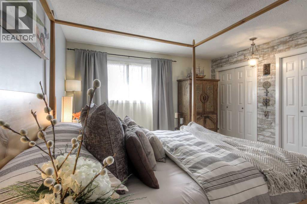 1363 Berkley Drive NW, Calgary, Alberta  T3K 1T4 - Photo 38 - A2304460