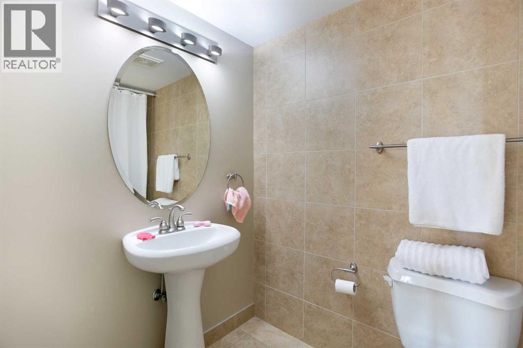354 Brae Glen Road Sw, Calgary, Alberta  T2W 1B6 - Photo 21 - A2305477