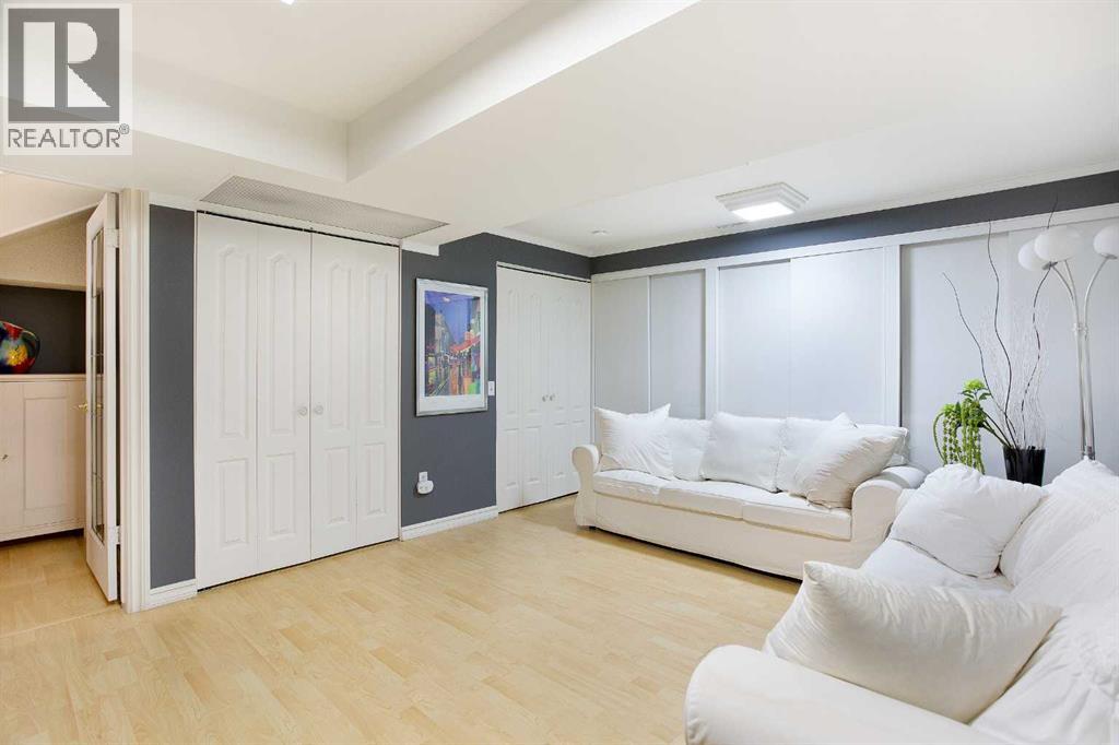 354 Brae Glen Road Sw, Calgary, Alberta  T2W 1B6 - Photo 24 - A2305477