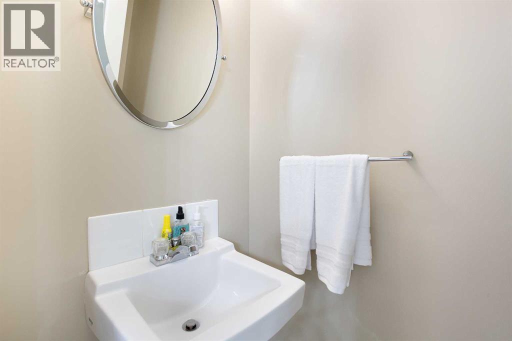 354 Brae Glen Road Sw, Calgary, Alberta  T2W 1B6 - Photo 8 - A2305477