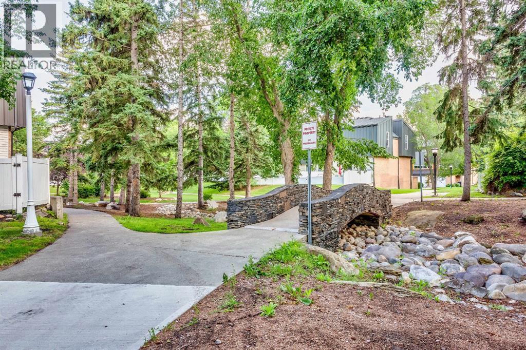 354 Brae Glen Road Sw, Calgary, Alberta  T2W 1B6 - Photo 30 - A2305477