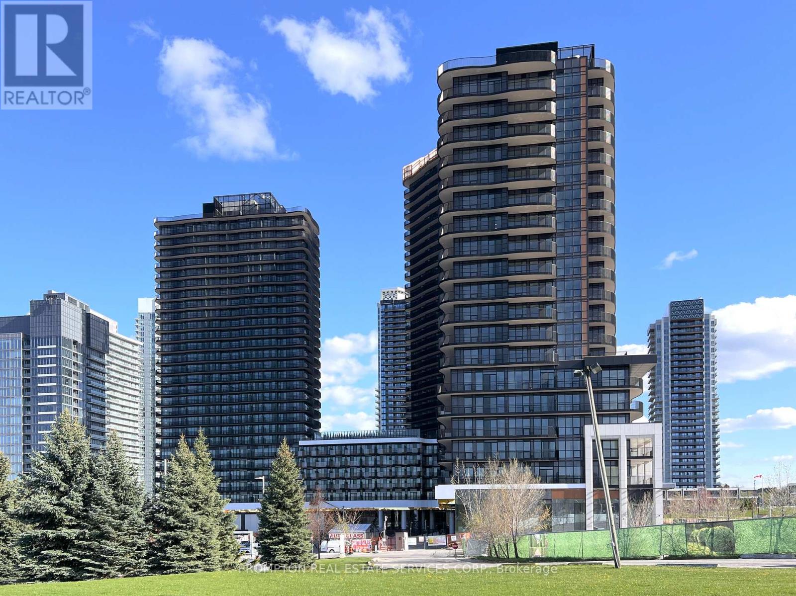 255 - 68 ESTHER SHINER BOULEVARD, Toronto, Ontario