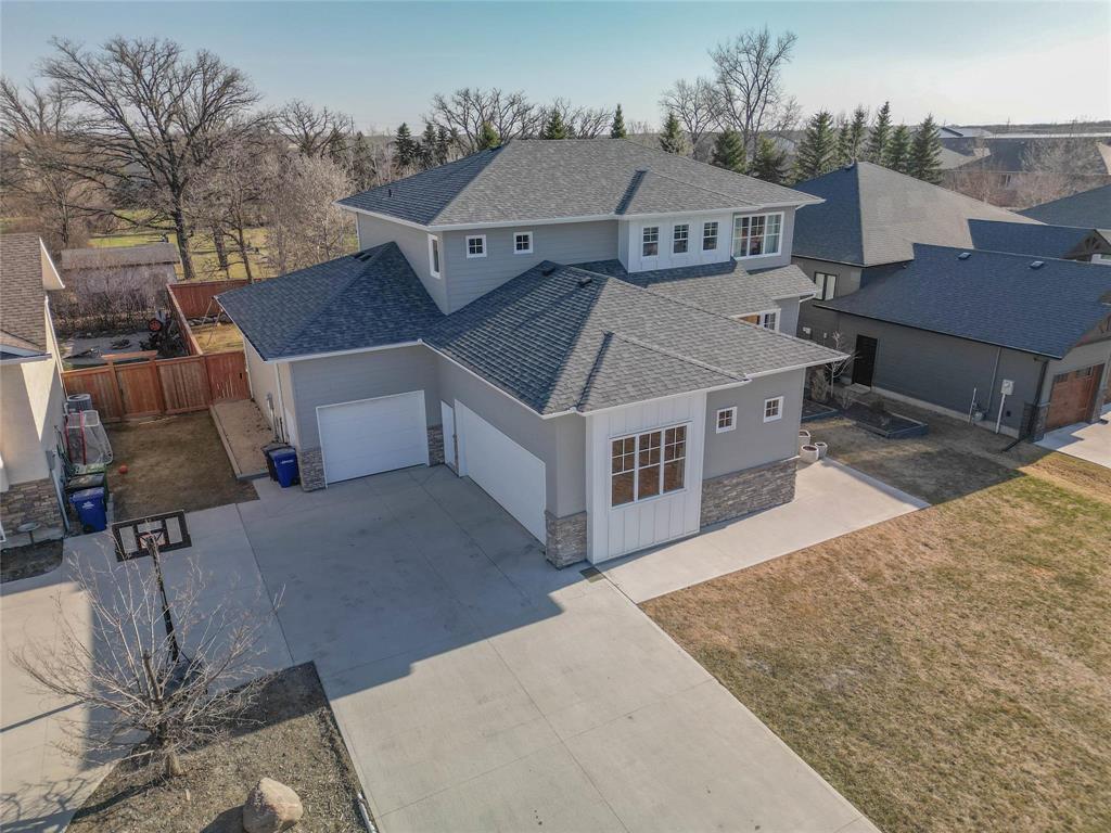 28 Skandic Bay, Mitchell, Manitoba  R5G 1K8 - Photo 1 - 202609063