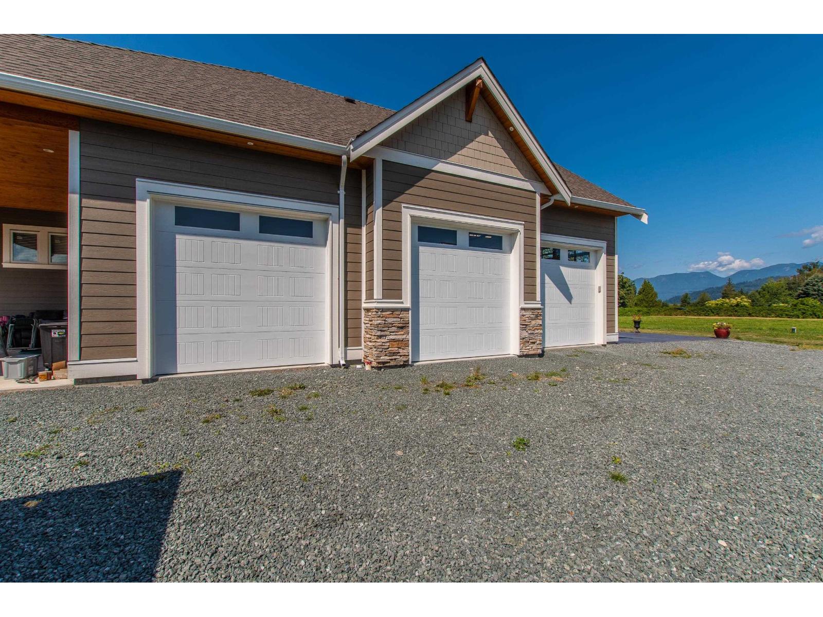 43832 Keith Wilson Road, Greendale, Chilliwack, British Columbia  V2R 4B5 - Photo 2 - R3118163