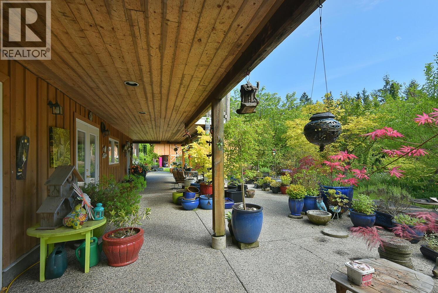 2855 Lacey Place, Roberts Creek, British Columbia  V0N 2W4 - Photo 28 - R3076327