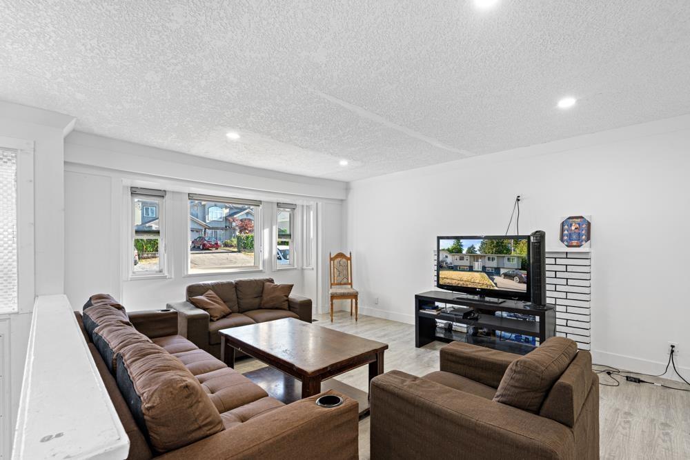 13115 107a Avenue, Surrey, British Columbia  V3T 2G9 - Photo 3 - R3098490