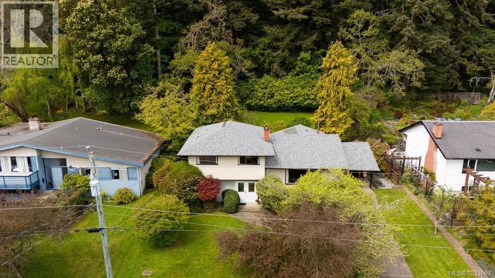 4312 Parkside Cres, Saanich, British Columbia  V8N 2C3 - Photo 4 - 1033694