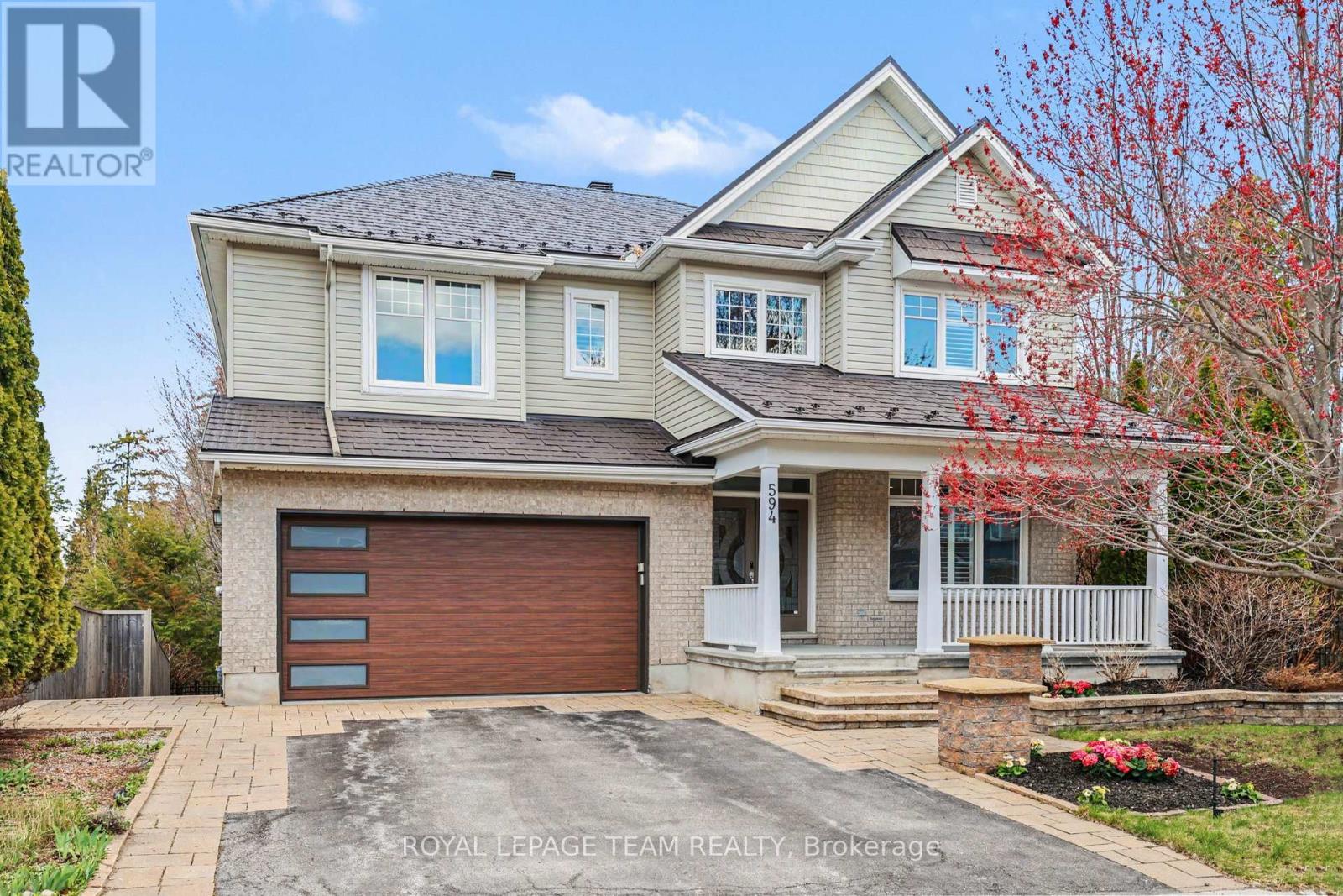 594 OVERLAND DRIVE, Ottawa, Ontario