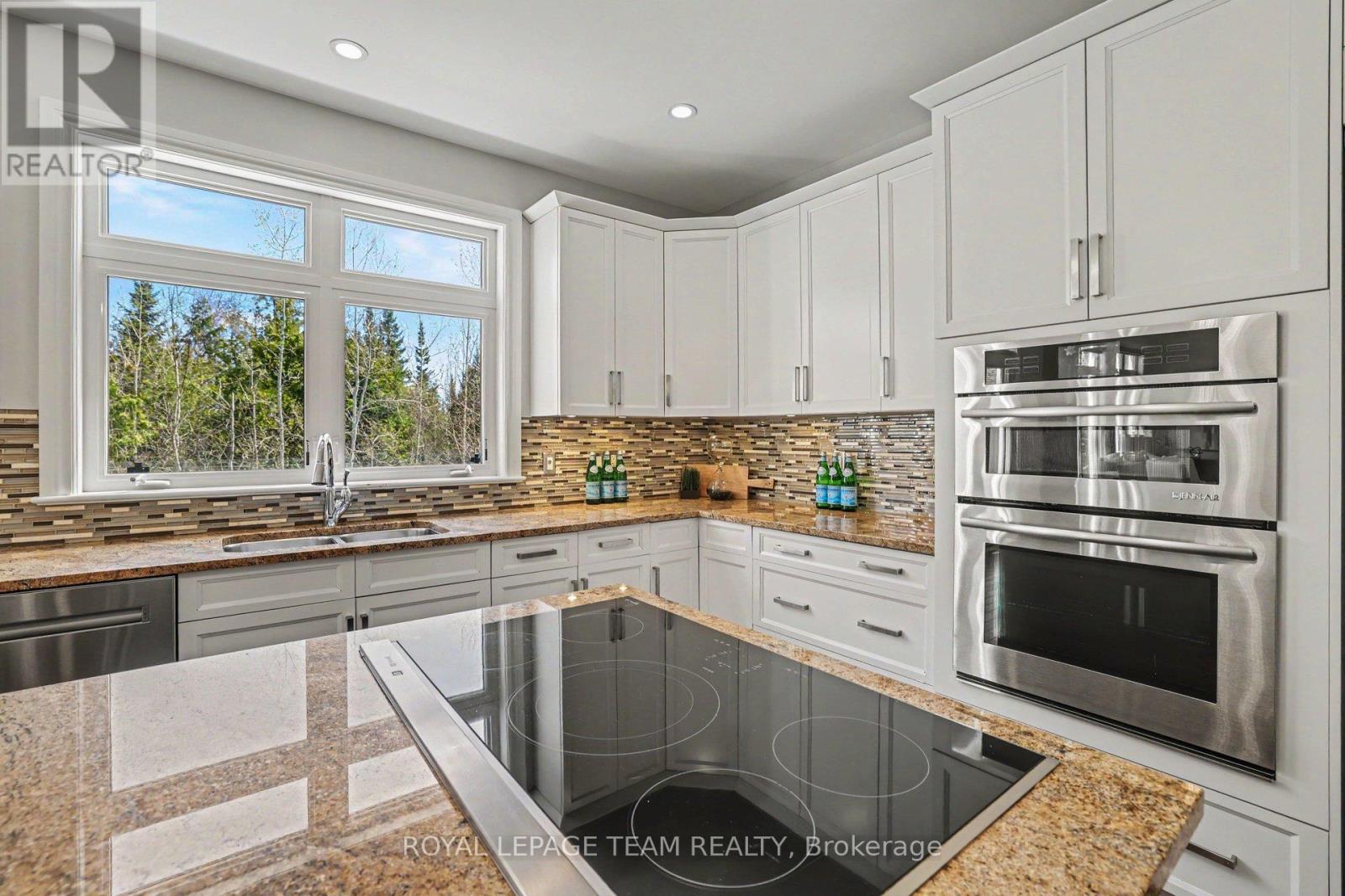 594 Overland Drive, Ottawa, Ontario  K2S 0T1 - Photo 18 - X13074940