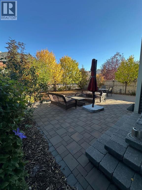 12 Sunrise View, Cochrane, Alberta  T4C 0W3 - Photo 4 - A2295379